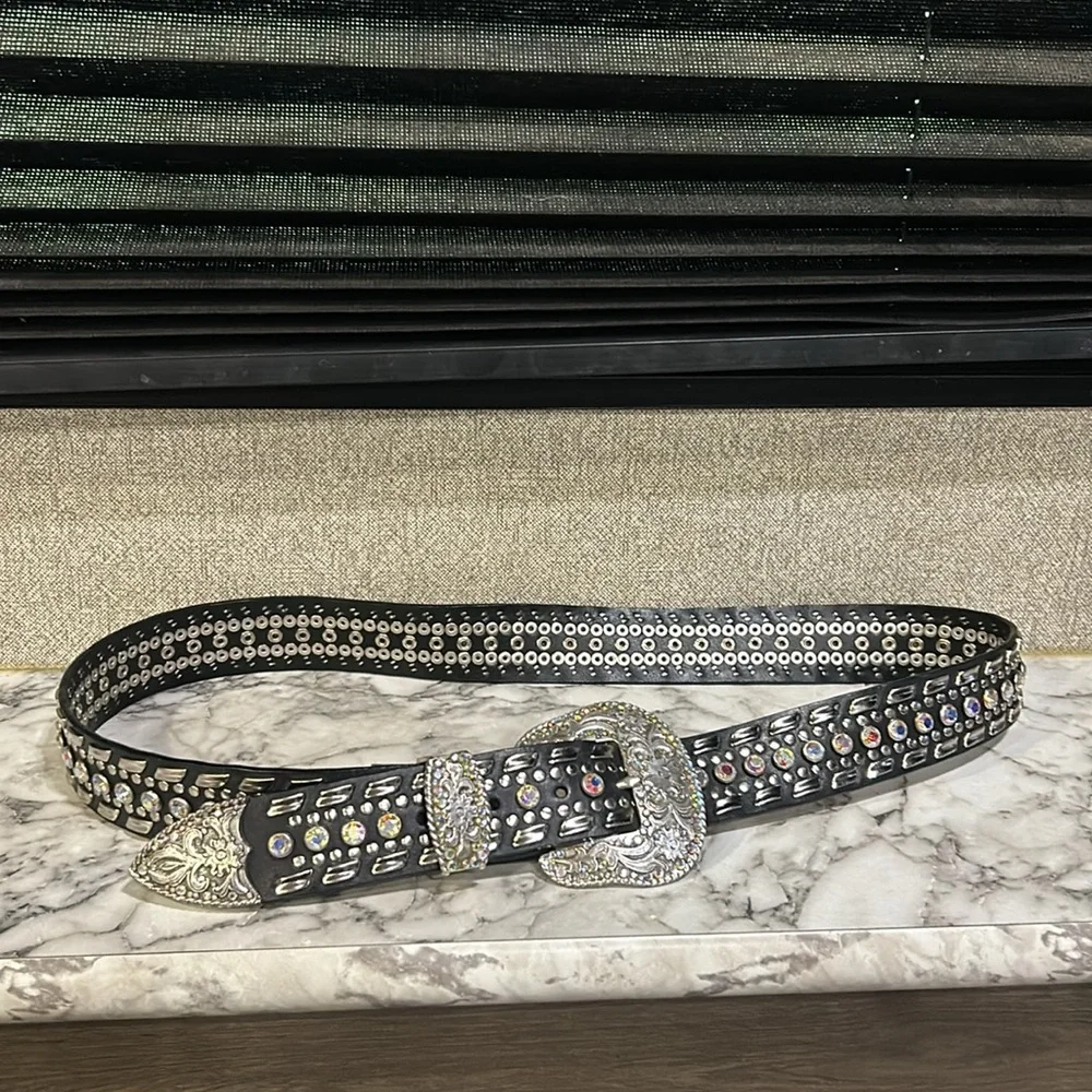 Nocona Women’s Black Leather Rhinestone Floral Design Buckle N3432301‎ Size XL